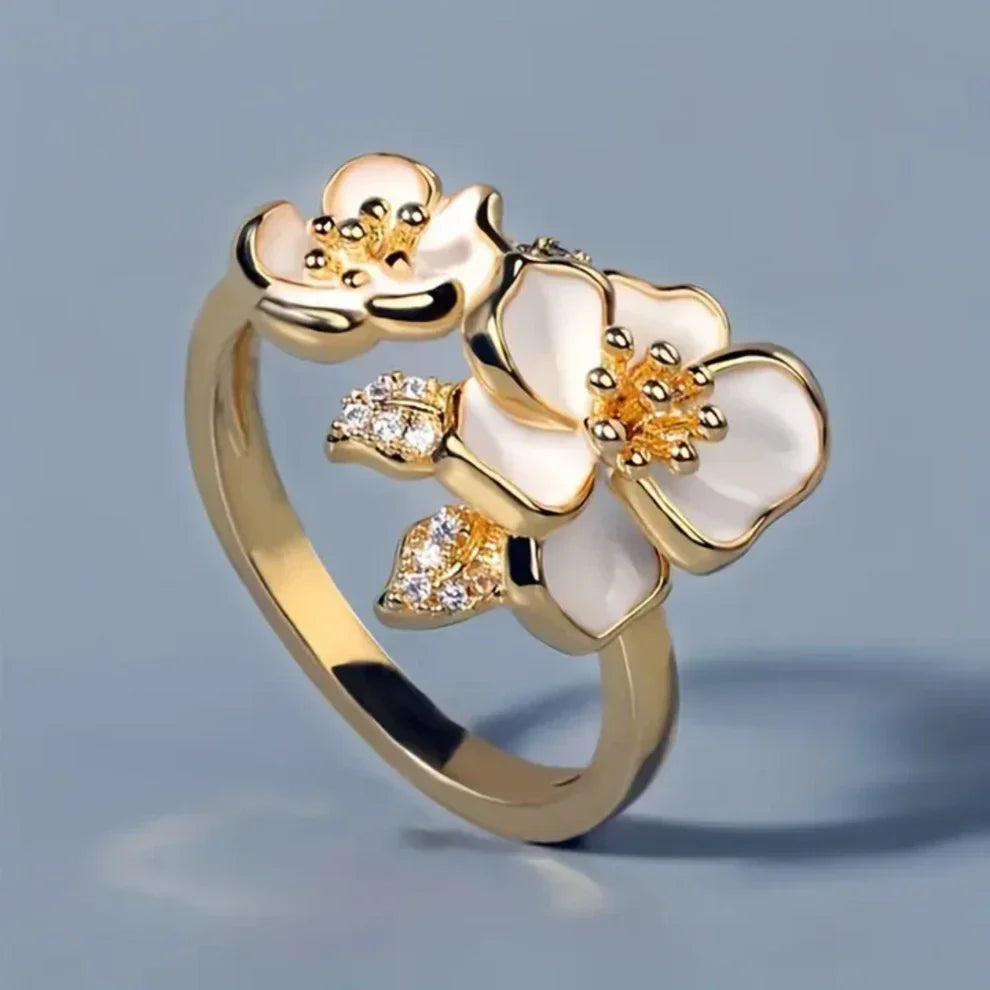 Vintage White Flower Ring