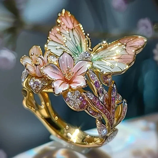 Vintage Gold Ring with Floral Design